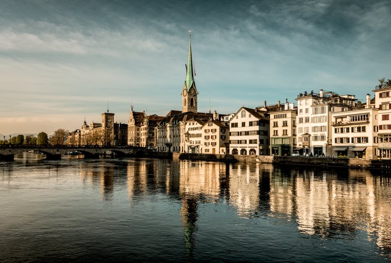 st_zurich-morning-mood_31972_pxl.png__2000.0x1351.0_subsampling-2